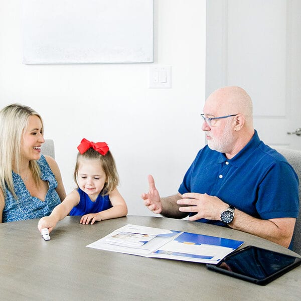 Testimonials mover talking with customer